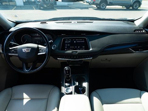 Used 2023 Cadillac XT4 Premium Luxury AWD/4WD image 8