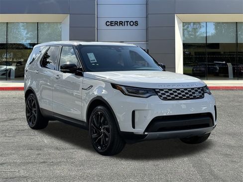New 2025 Land Rover Discovery S image 3