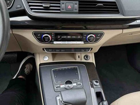 Used 2018 Audi Q5 2.0T Premium Plus w/ Premium Plus Package image 26