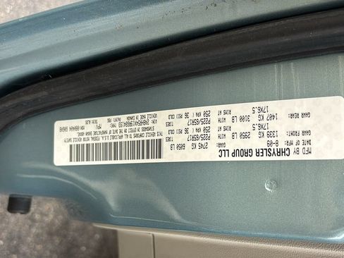 Used 2009 Chrysler Town & Country Touring FWD image 37