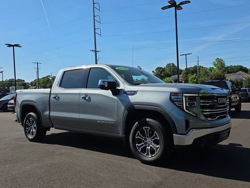 Used 2025 GMC Sierra 1500 SLT AWD/4WD image 7