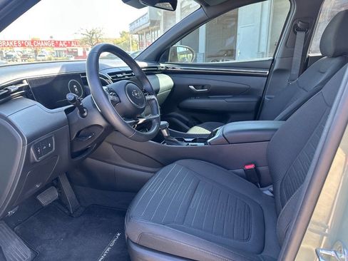 Used 2023 Hyundai Santa Cruz SEL Premium image 6