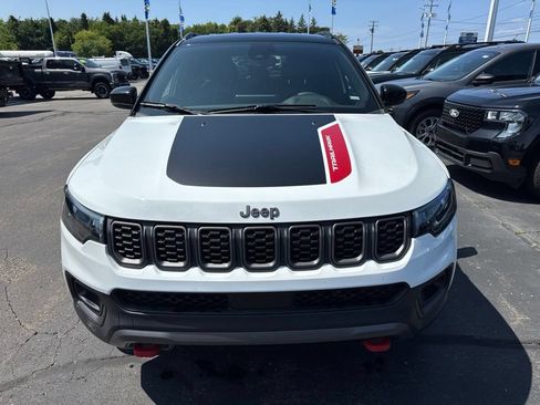 Used 2026 Jeep Compass Trailhawk AWD/4WD image 6