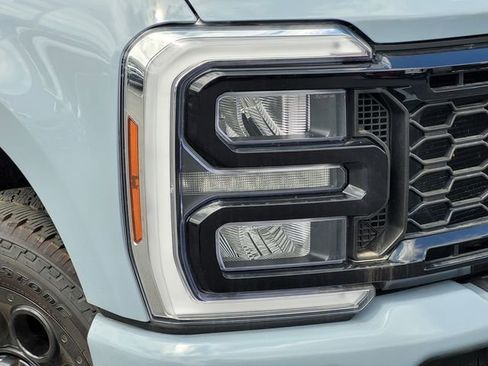 Used 2025 Ford F350 Lariat w/ Lariat Ultimate Package AWD/4WD image 11
