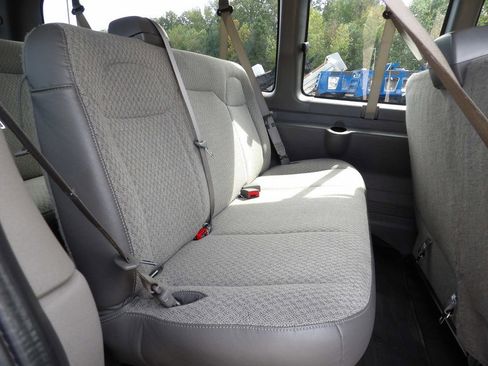 Used 2019 Chevrolet Express 3500 LS image 33