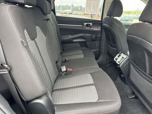 Used 2025 Kia Sorento LX image 14