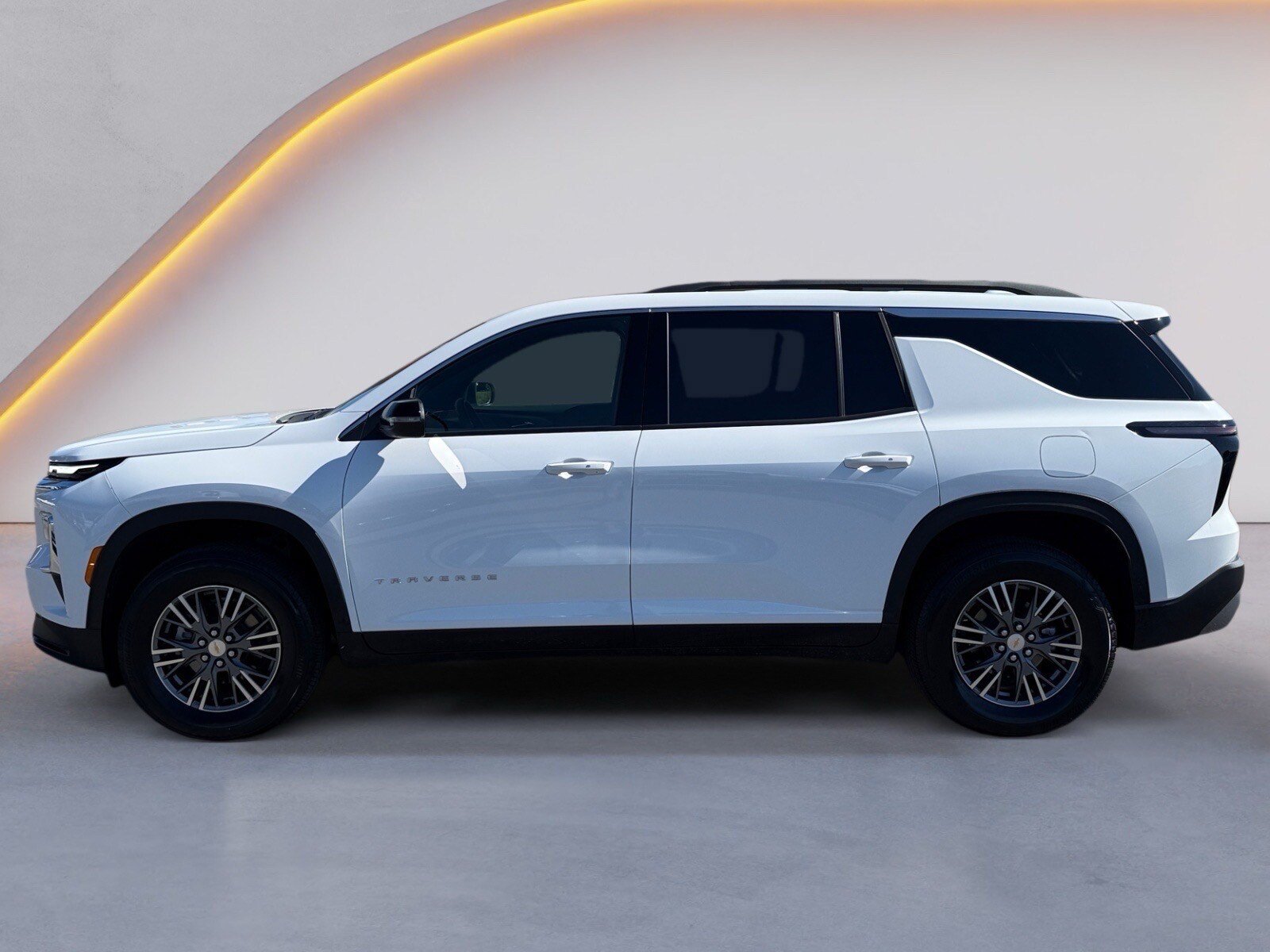 Used 2026 Chevrolet Traverse LT FWD image 6