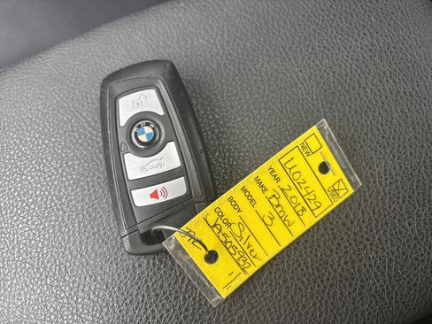 Used 2018 BMW 320i xDrive Sedan w/ Convenience Package image 31