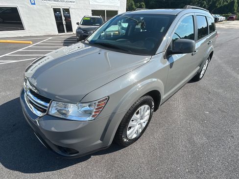 Used 2019 Dodge Journey SE w/ Premium Group FWD image 1