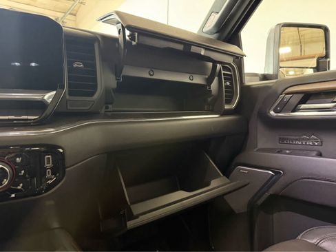 Used 2024 Chevrolet Silverado 1500 High Country w/ Technology Package AWD/4WD image 21