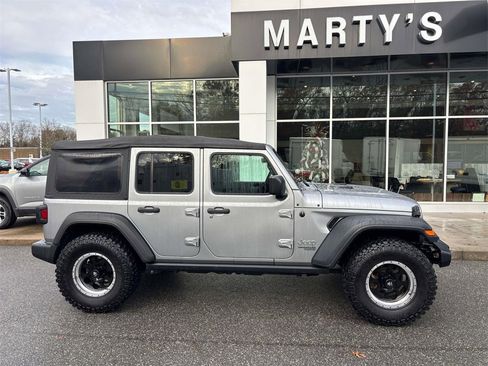 Used 2018 Jeep Wrangler Unlimited Sport image 2