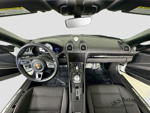 Used 2021 Porsche 718 Boxster RWD image 29