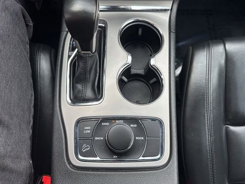 Used 2021 Jeep Grand Cherokee Limited image 16