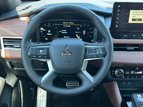 New 2025 Mitsubishi Outlander SEL image 8