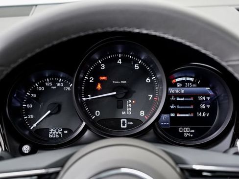 Certified 2026 Porsche Macan AWD/4WD image 14