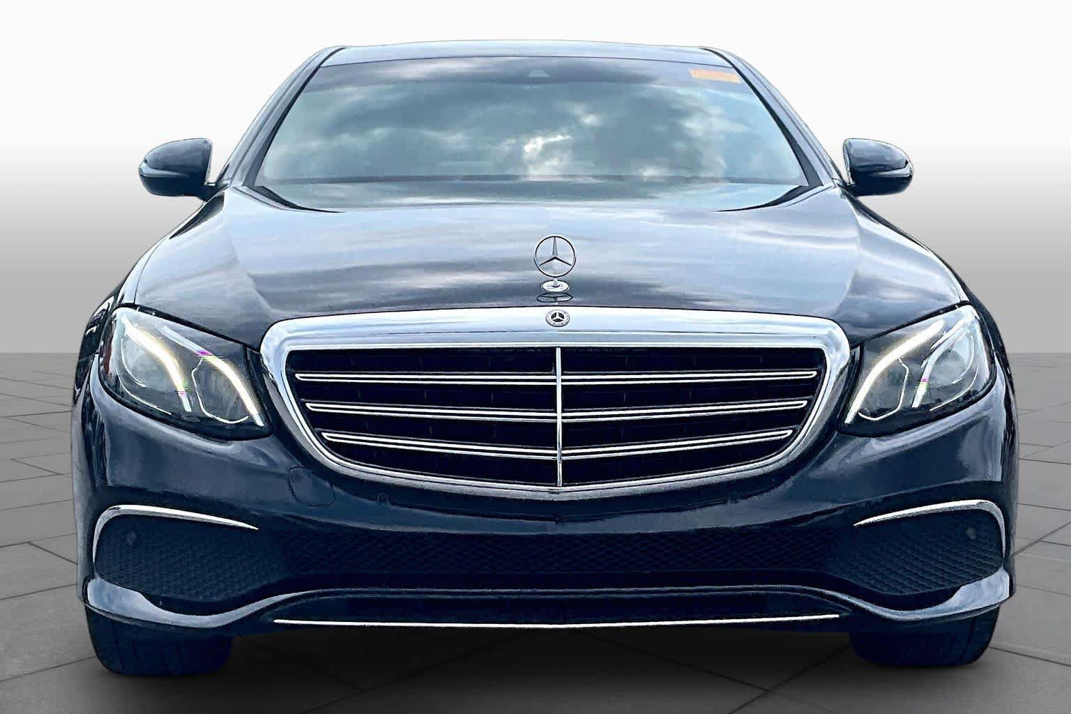 Used 2018 Mercedes-Benz E 300 image 4