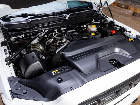 Used 2025 RAM 3500 Big Horn AWD/4WD image 40