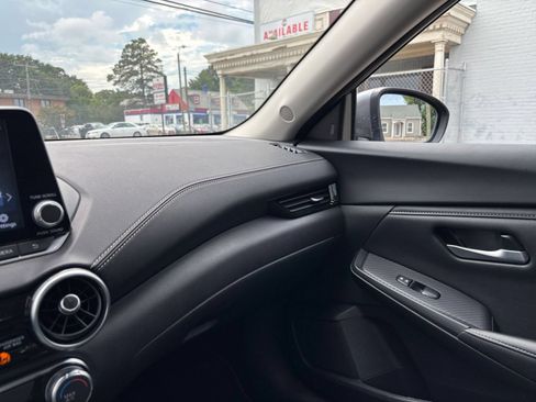 Used 2025 Nissan Sentra SV FWD image 29