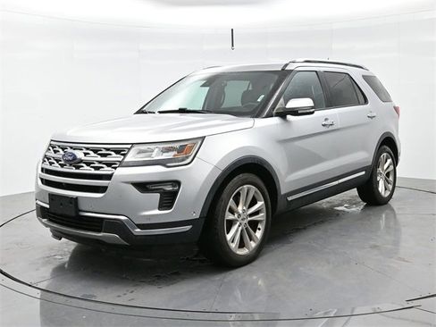 Used 2018 Ford Explorer Limited w/ Equipment Group 301A image 3