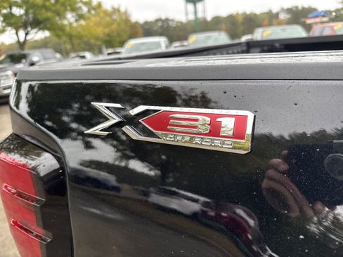 Used 2025 GMC Sierra 2500 SLT image 19