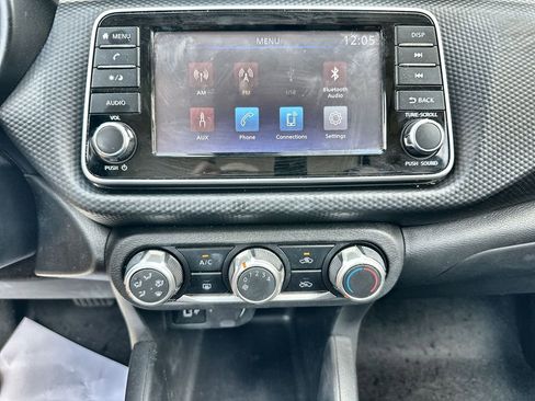 Used 2022 Nissan Kicks S FWD image 33