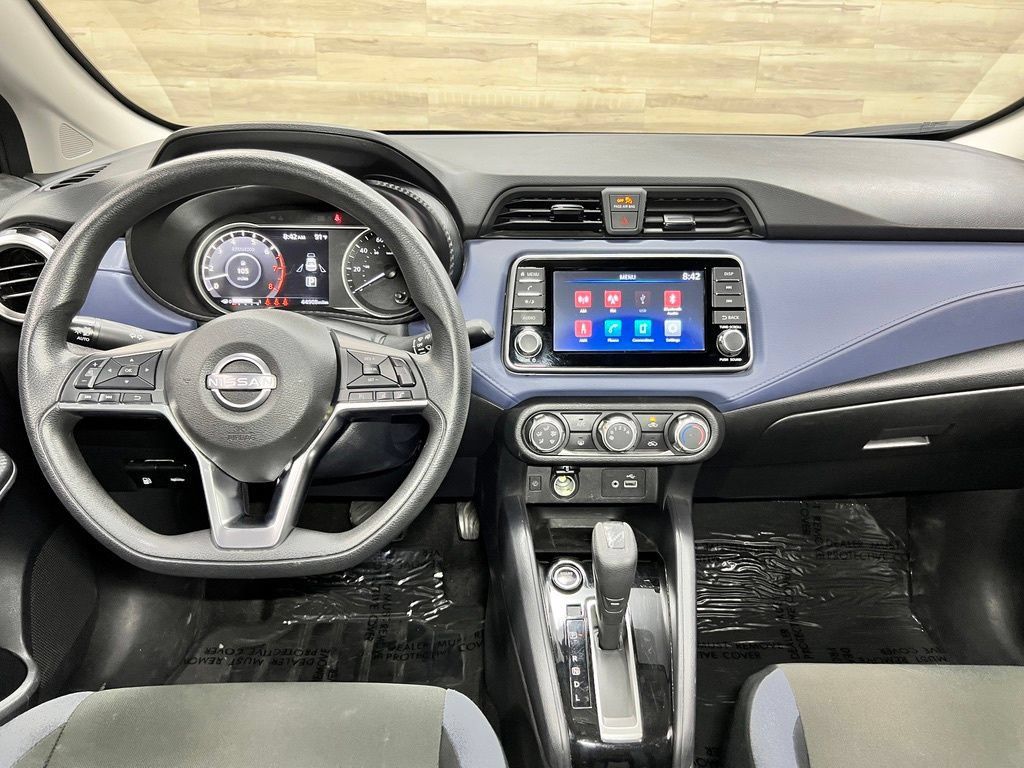 Used 2024 Nissan Versa SV FWD image 2