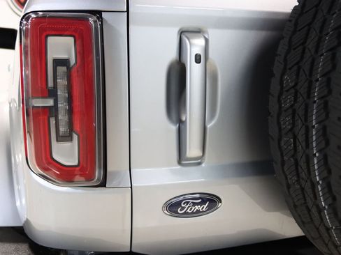 Used 2023 Ford Bronco Outer Banks AWD/4WD image 15
