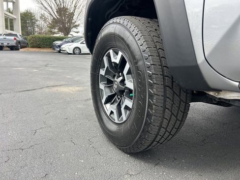 Used 2021 Toyota Tacoma TRD Off-Road w/ Technology Package image 11