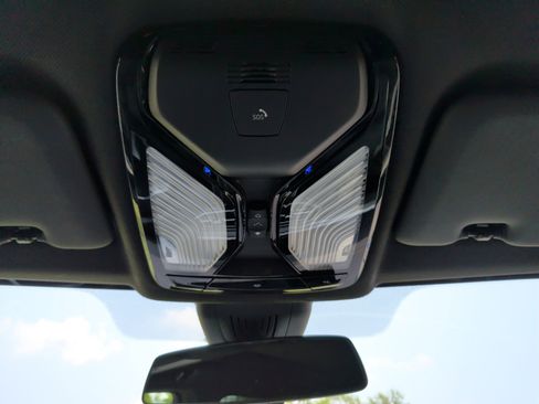 Used 2022 BMW X5 xDrive40i w/ M Sport Package AWD/4WD image 31