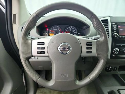 Used 2018 Nissan Frontier SV AWD/4WD image 13