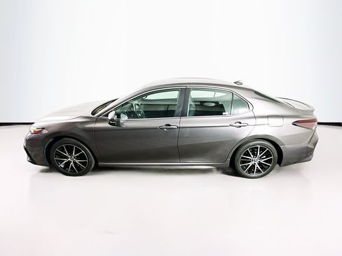 Used 2024 Toyota Camry SE FWD image 4
