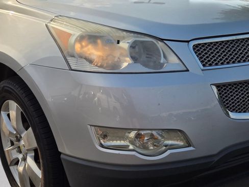 Used 2012 Chevrolet Traverse LTZ FWD image 2