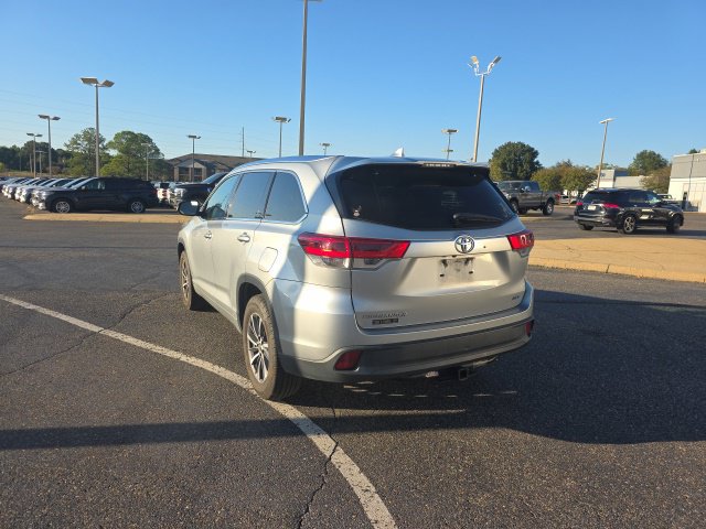 Used 2018 Toyota Highlander XLE FWD image 5