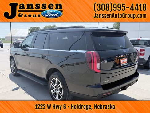 Used 2025 Ford Expedition Max Active AWD/4WD image 8