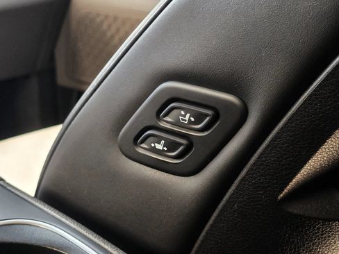Used 2026 Kia Carnival EX FWD image 46
