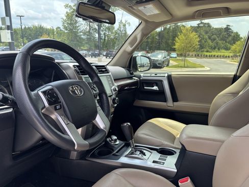 Used 2023 Toyota 4Runner Limited AWD/4WD image 17