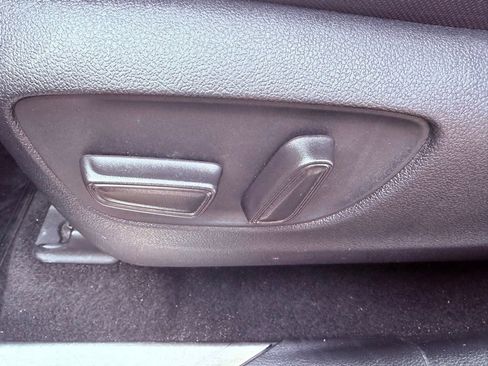 Used 2023 Toyota Highlander LE image 18