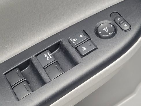 Used 2017 Honda Accord LX image 27