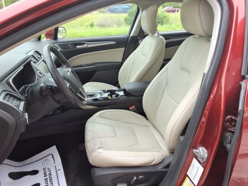 Used 2014 Ford Fusion Titanium FWD image 29
