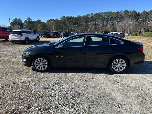 Used 2025 Chevrolet Malibu LT image 8