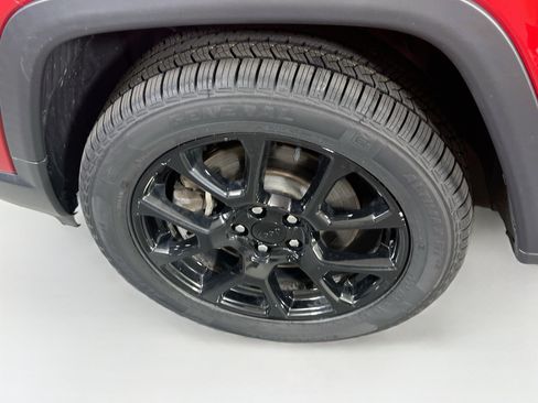 Used 2023 Jeep Compass Latitude w/ Convenience Group AWD/4WD image 29