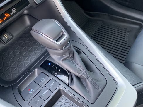 Certified 2025 Toyota RAV4 XLE Premium FWD image 21