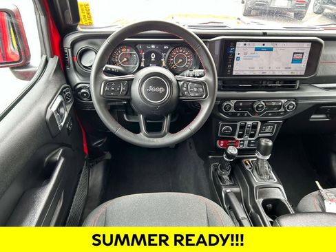 Used 2024 Jeep Wrangler Unlimited Rubicon AWD/4WD image 9
