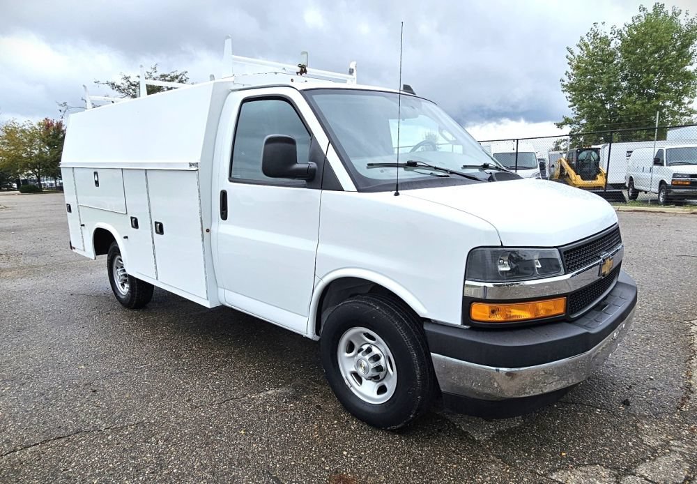 Used 2023 Chevrolet Express 3500 w/ Power Convenience Package RWD image 1