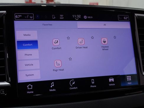 Used 2024 Chrysler Pacifica Touring-L image 34