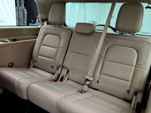 Used 2020 Lincoln Navigator Reserve w/ Equipment Group 208A Reserve image 21