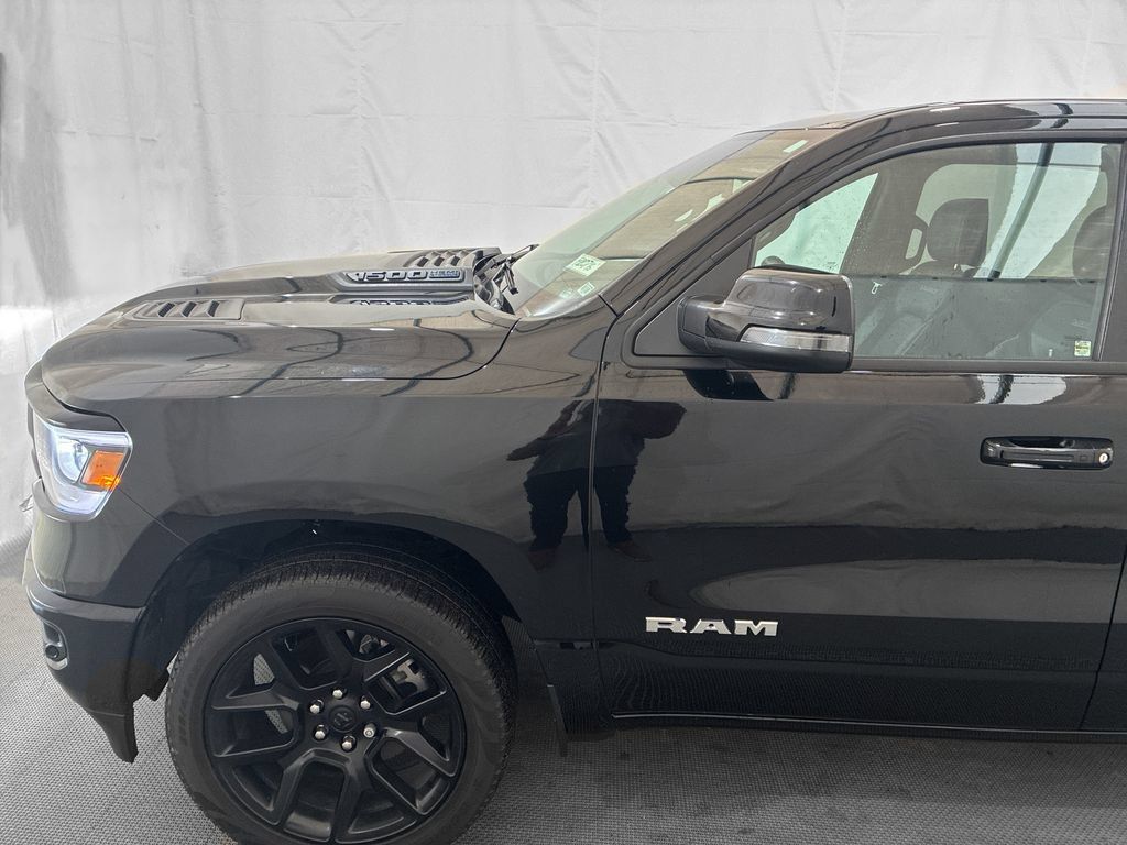 Used 2023 RAM 1500 Laramie AWD/4WD image 3
