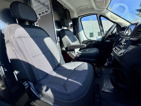 Used 2025 RAM ProMaster 2500 w/ Convenience Group image 21