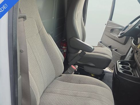 Used 2012 Chevrolet Express 2500 RWD image 18
