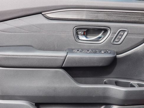 New 2026 Honda Pilot Touring image 12